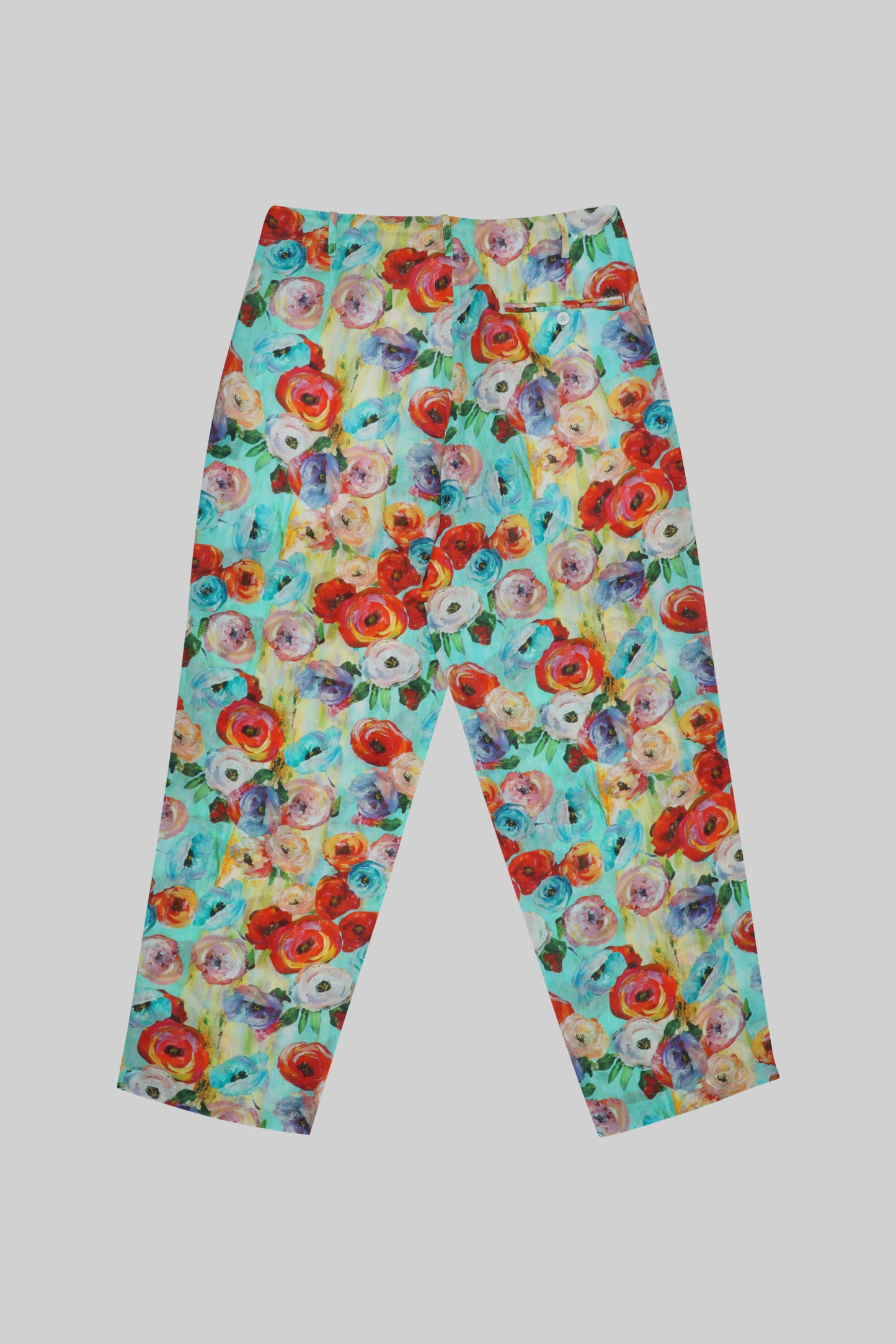 Light beige Ramie pants from Bross Before Hos Boutique, featuring a relaxed fit and natural fabric texture.