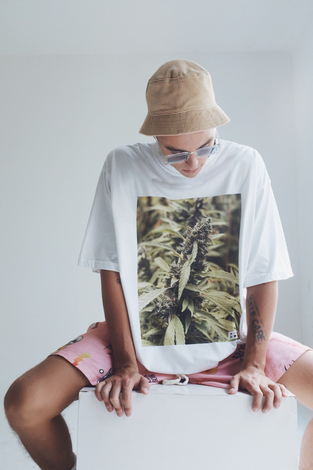 COTTON T-SHIRT WaEED PRINT - BROSS BEFORE HOS