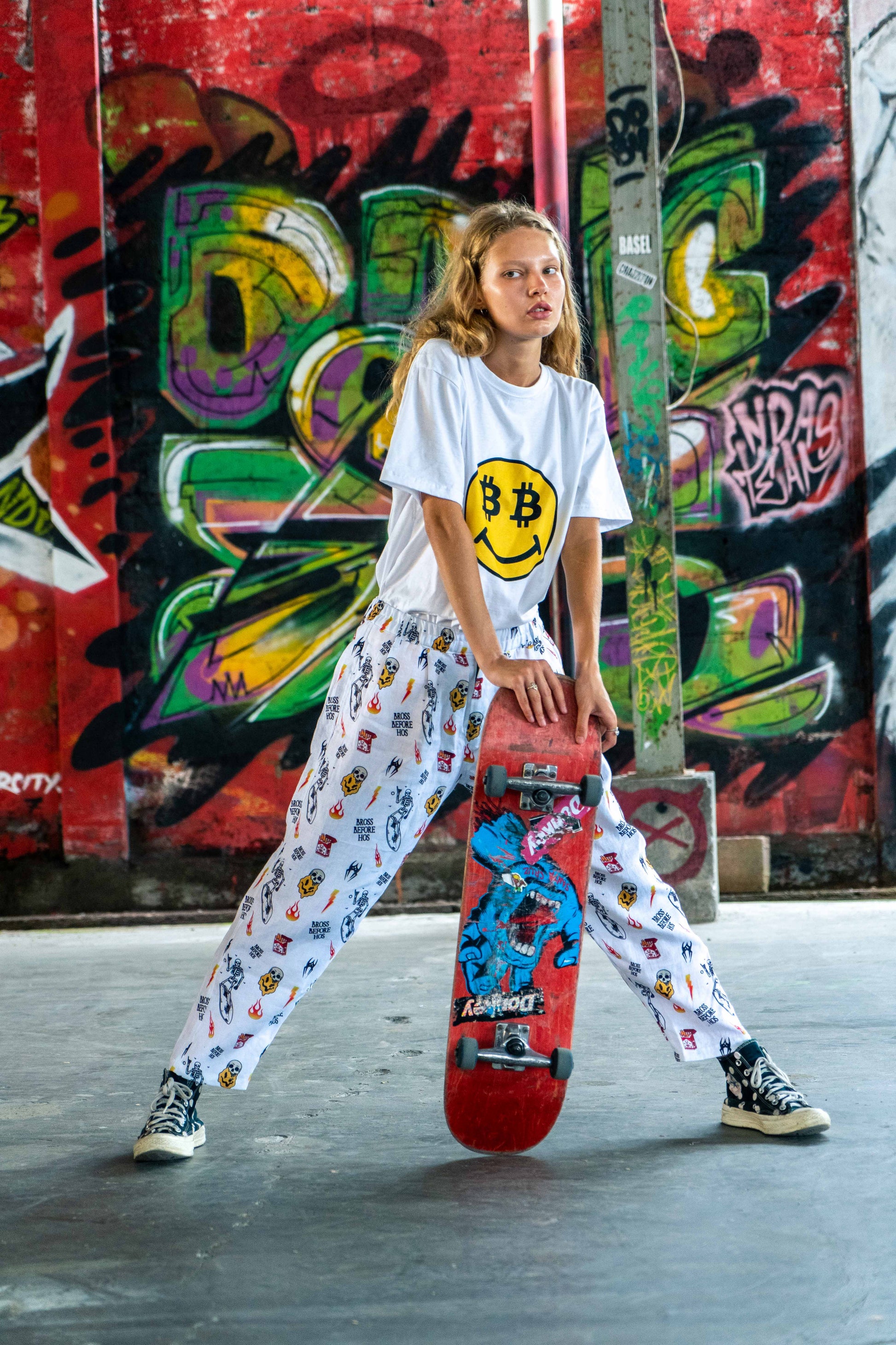 Relaxed fit linen printed pants in white from Bross Before HOS Boutique, featuring a comfortable, loose silhouette and stylish pattern.