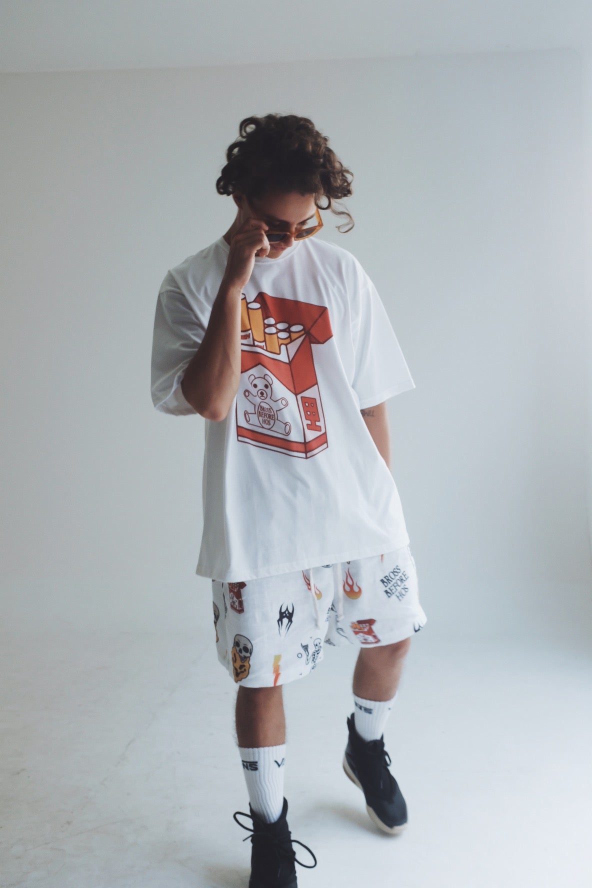 COTTON T-SHIRT CIGARETTE PRINT - BROSS BEFORE HOS