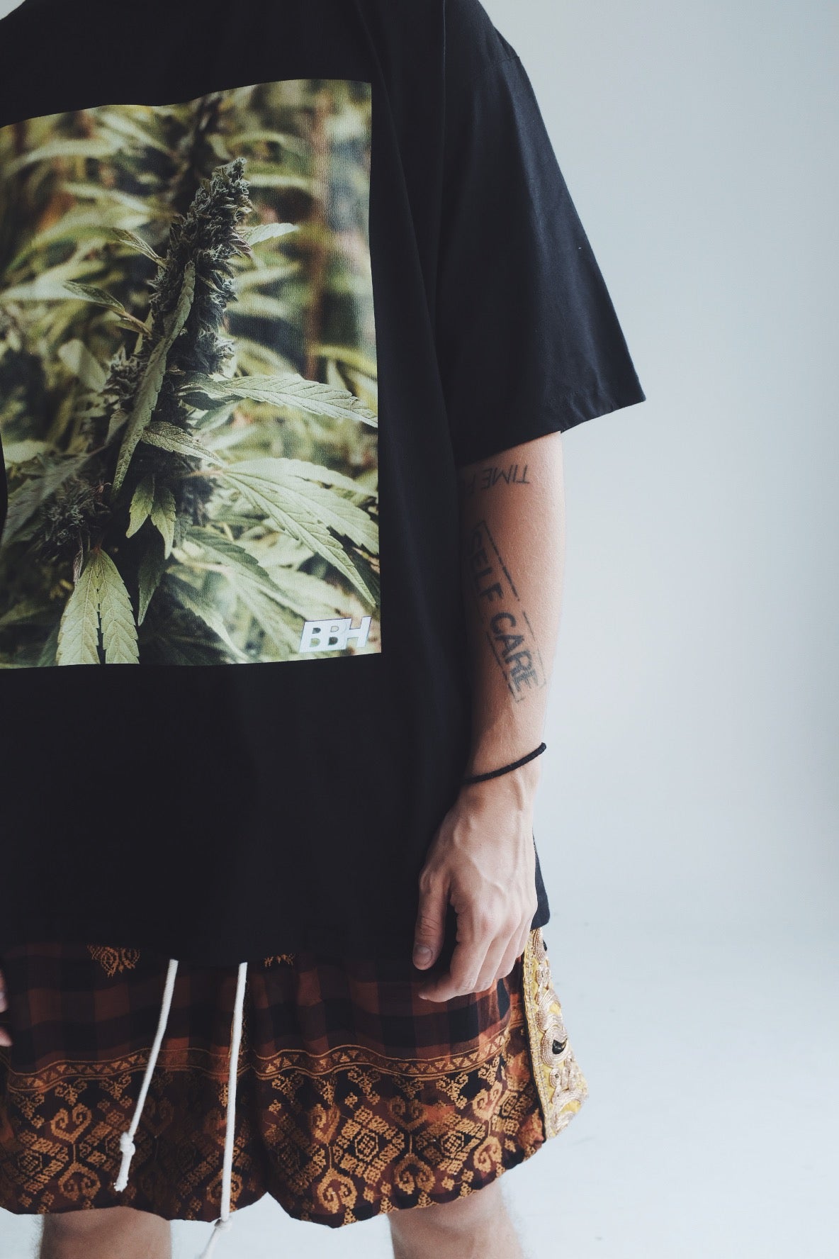 COTTON T-SHIRT WaEED PRINT - BROSS BEFORE HOS