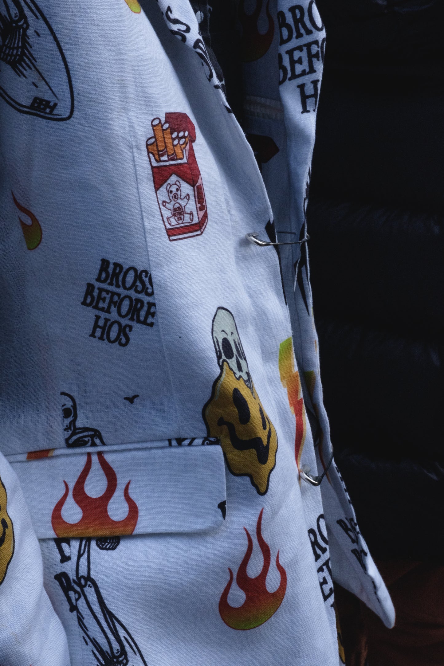 Linen jacket with a basic print from Bross Before Hos Boutique, shown in a stylish, casual design.