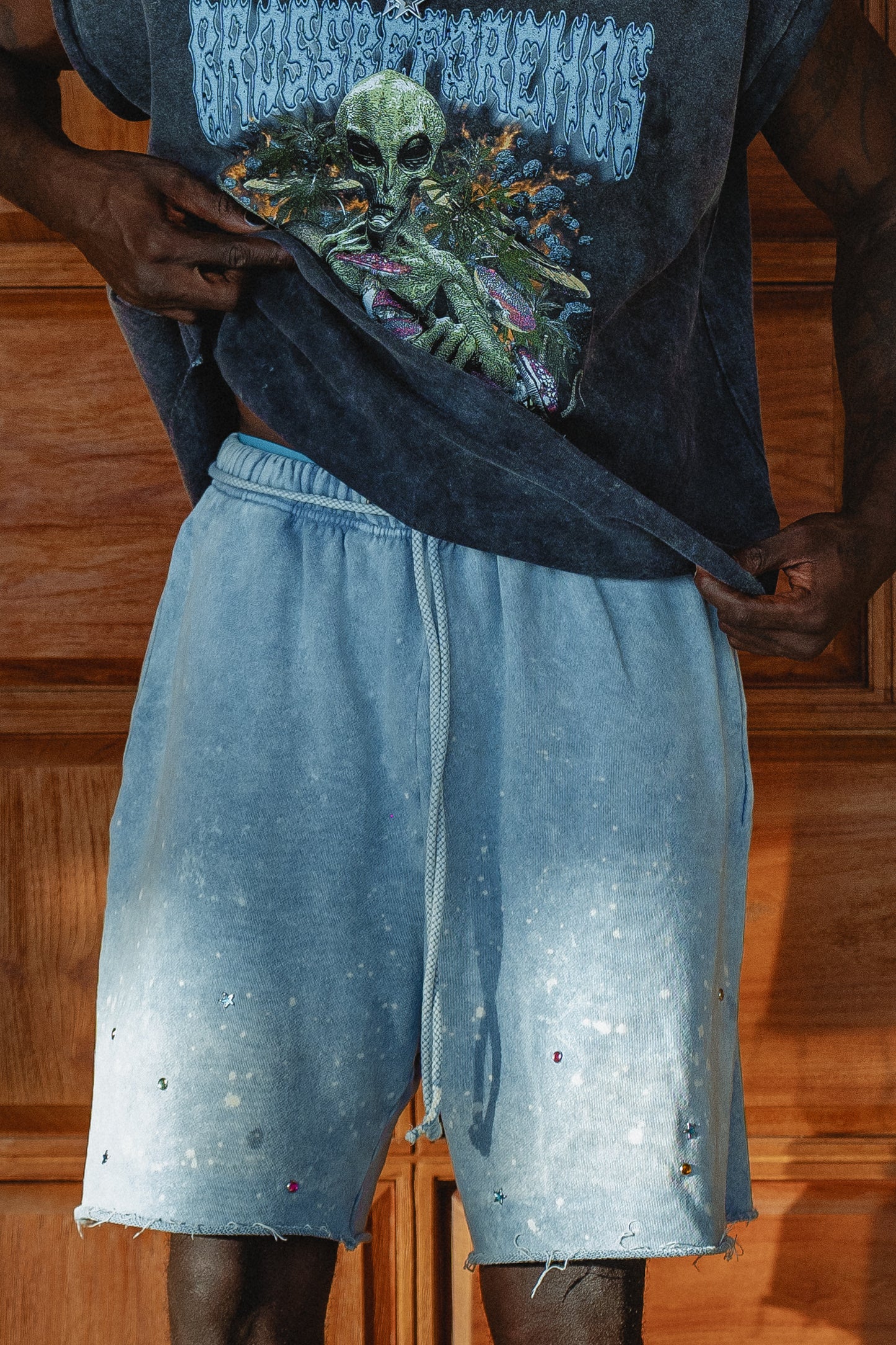 SHORT STONEWASHED WITH DIAMONDS
