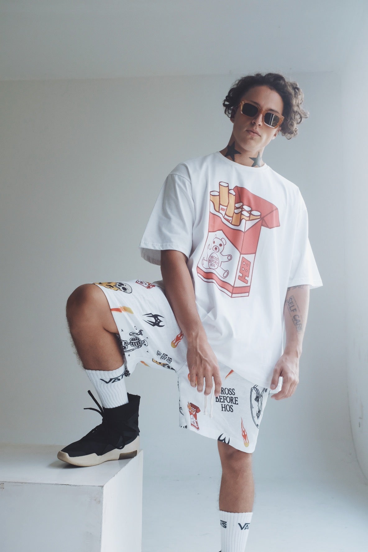 COTTON T-SHIRT CIGARETTE PRINT - BROSS BEFORE HOS