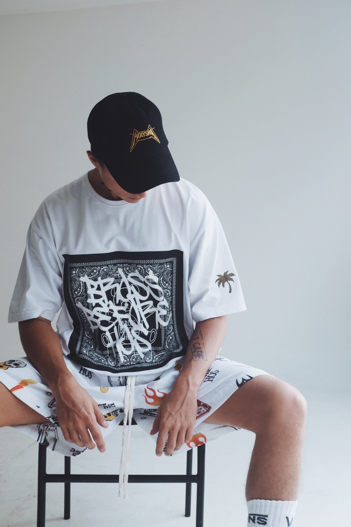 White and black cotton T-shirt bandana with a stylish pattern, designed by Bross Before Hos Boutique.