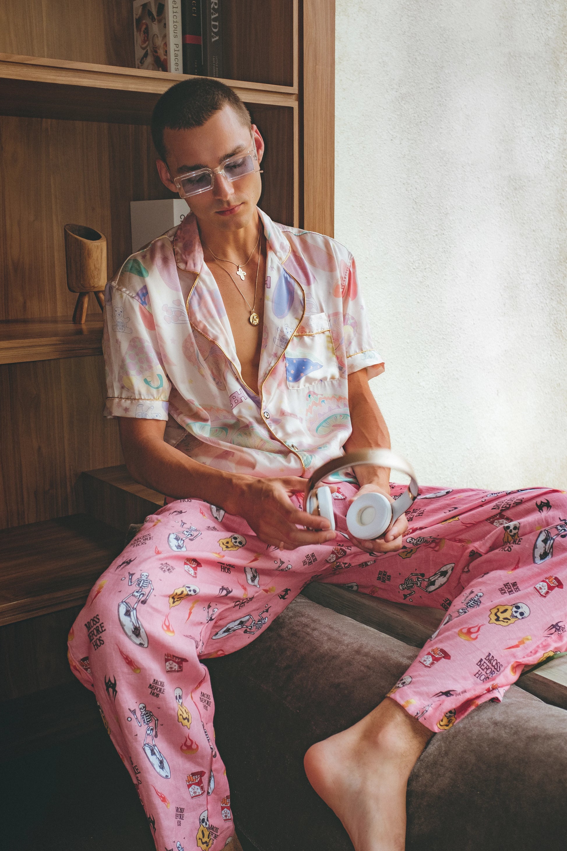 Pink relaxed fit linen printed pants from Bross Before Hos Boutique, featuring a comfortable, casual design with a stylish print.