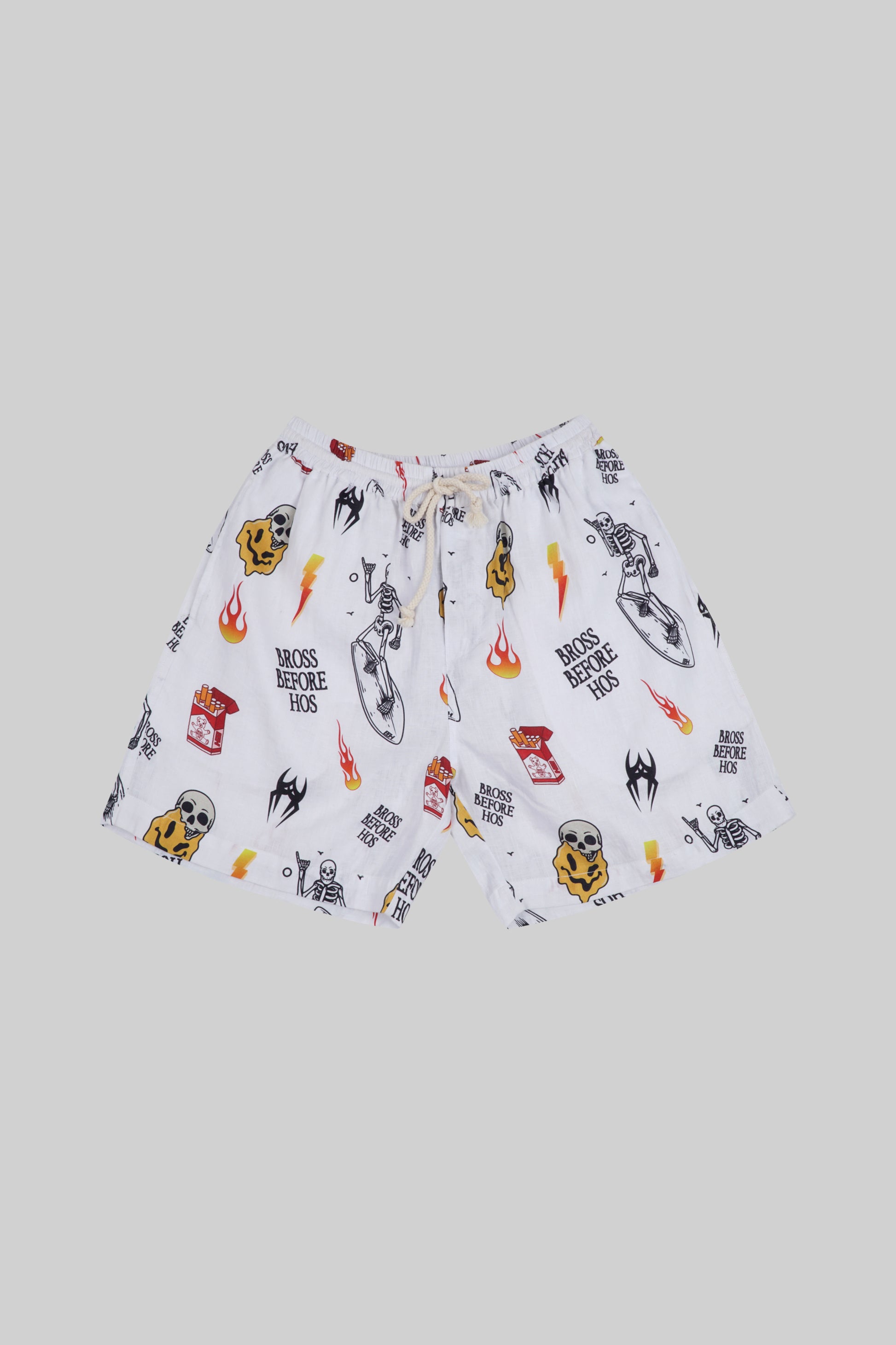 Light beige linen shorts with a printed pattern, casual fit, from Bross Before Hos Boutique, perfect for warm weather.