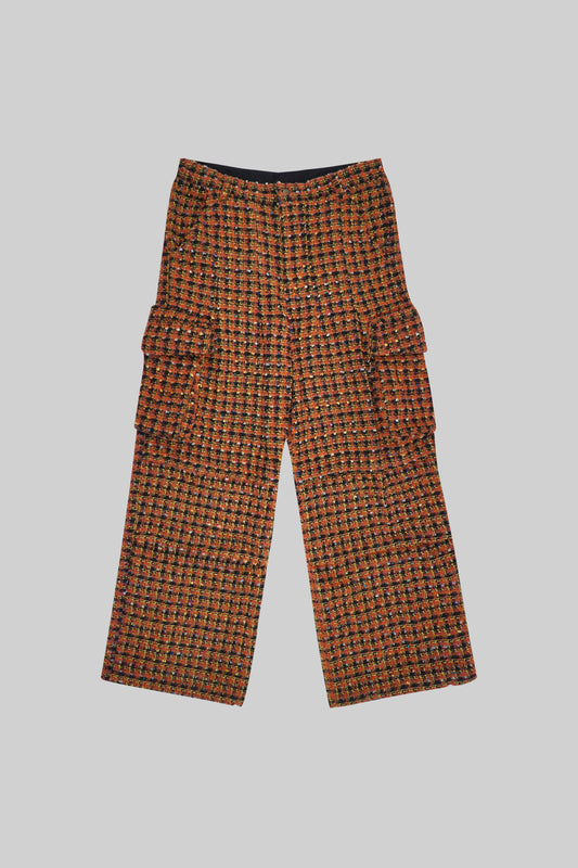 BROSS BEFORE HOS BOUTIQUE twill cargo pants in neutral color, featuring multiple pockets and relaxed fit for casual wear.